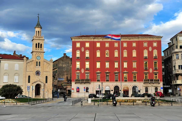 Pohled na náměstí v centru města Split — Stock fotografie