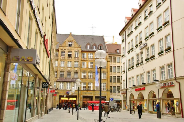 Utsikt över shoppinggatan i Munchen — Stockfoto