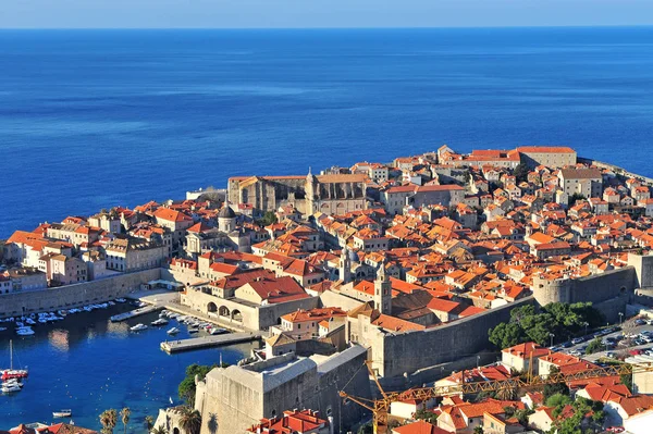 Dubrovnik old town. View of croatian mediterranean destination — Stock Photo, Image