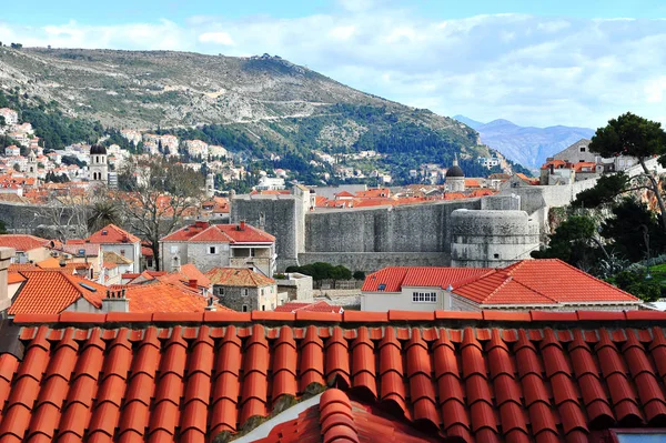 Vue panoramique de la ville historique de Dubrovnik — Photo