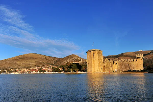 Antigua fortaleza de la ciudad de Trogir —  Fotos de Stock