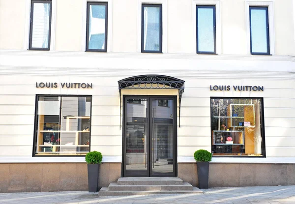 Louis Vuitton vlajkový obchod — Stock fotografie