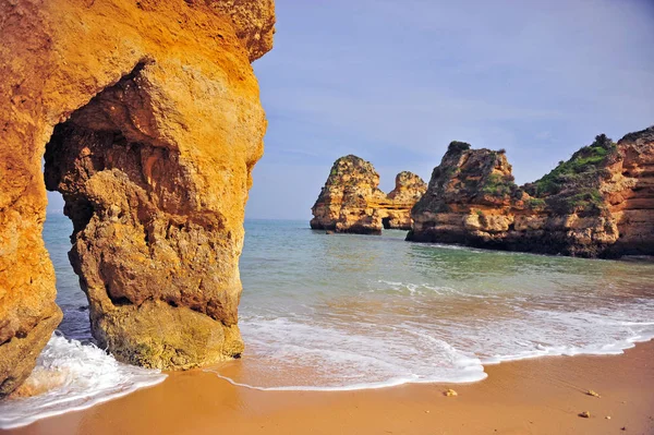 Incroyable arche naturelle à Praiado Camilo, Portugal — Photo