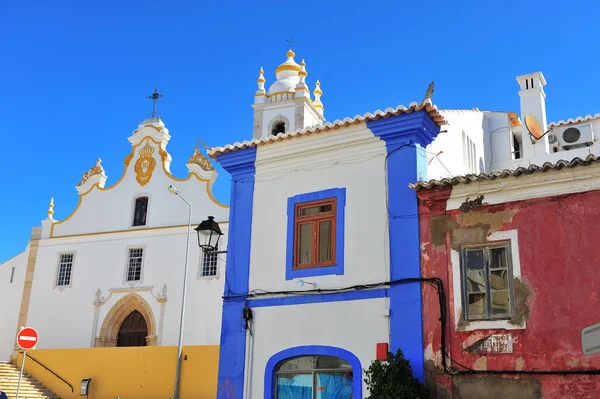 Casas coloridas del casco antiguo de Portimao —  Fotos de Stock