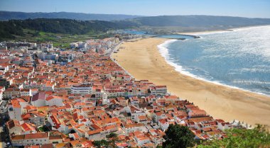 Nazare kasabasının panoramik manzarası yukarıdan