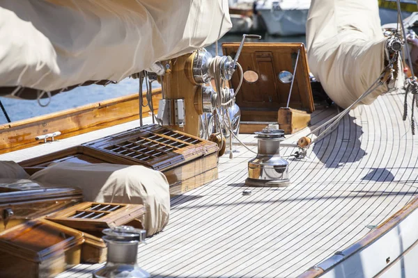 büyük yelkenli yat