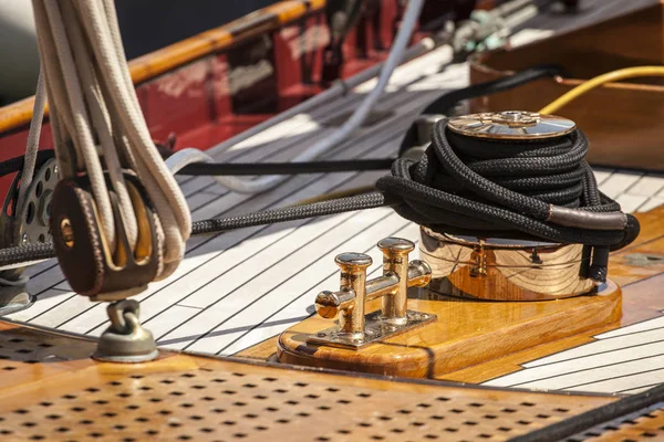 Güverte donanımları yat