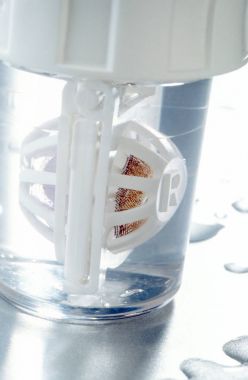 Renkli kontakt lensler