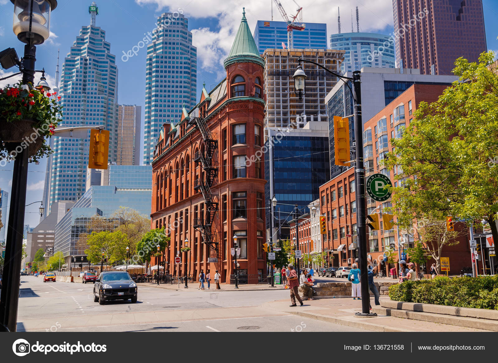 Gorgeous Inviting Toronto City Landscape View With Old Vintage Classic Buildings And People In Background Stock Editorial Photo C Vitaldrum