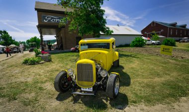 güzel açık closeup görünümü klasik vintage retro hot rod otomobilin park açık 