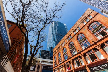 eski retro ve modern şık mimari binaların Toronto şehir alan güzel manzarasına güneşli