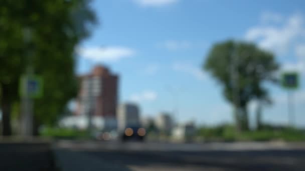 Автомобільні Поїздки Дорозі Розмитий Фон Крупним Планом Літній День Автомобільний — стокове відео
