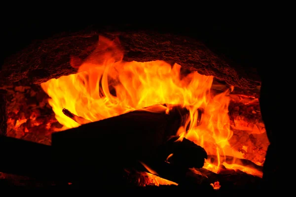 Fogo Queima Carvão Fundo Escuro — Fotografia de Stock