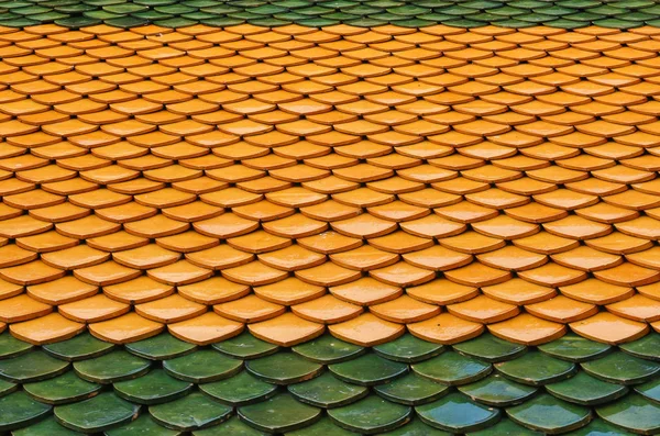 Thaise Groene Rode Oranje Kleur Oude Tempel Dak Muur Achtergrond — Stockfoto