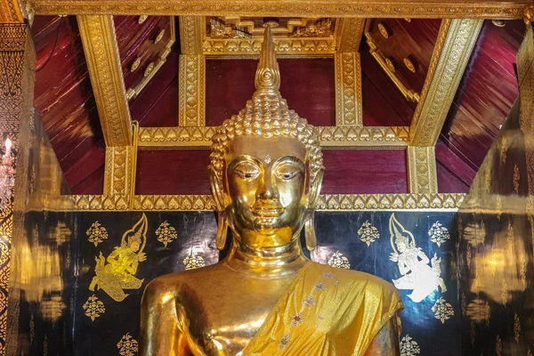 2019 Agosto Phitsanulok Tailândia Uma Antiga Estátua Tailandesa Dourada Buda — Fotografia de Stock