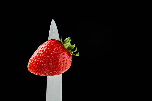 배경에 딸기가 보이는 — 스톡 사진
