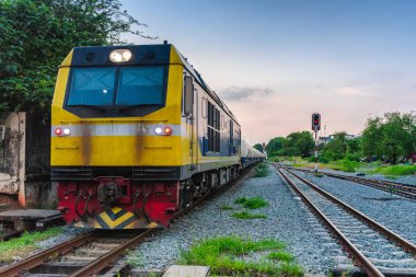 Trenler önemli ulaşım işletmeler bulunmaktadır.