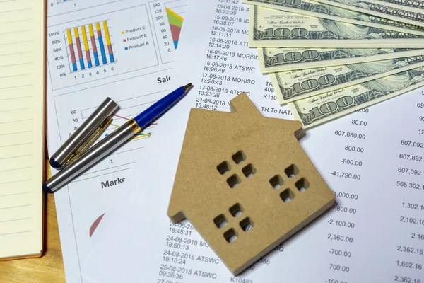 Planning to loan to buy land and build a house with the bank is — Stock Photo, Image