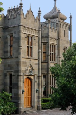 Vorontsov Sarayı veya Alupka Sarayı, Kırım'ın Alupka kasabası yakınlarında Kırım Dağları'nın eteklerinde yer alan tarihi bir saraydır.