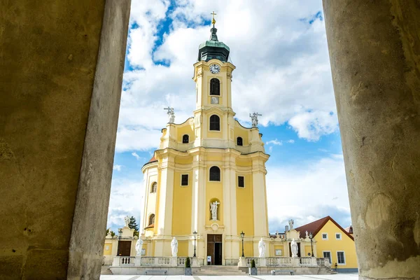 Μπαρόκ στυλ της Ενοριακής Εκκλησίας στο Laxenburg, Κάτω Αυστρία, Αυστρία — Φωτογραφία Αρχείου