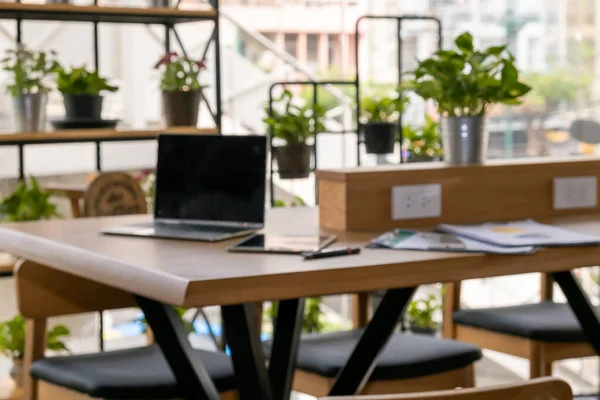 Fundo Desfocado Interior Escritório Moderno Verde Para Bom Ambiente Trabalho Fotografia De Stock