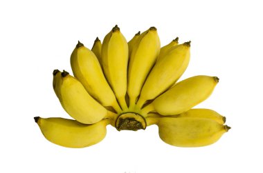 Beyaz arkaplanda izole edilmiş bir grup sarı muz.