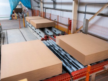 Modern fabrika ahşap atıklardan mobilya üretimi üzerine