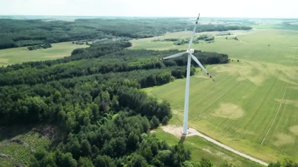 Rüzgâr Türbininden Panorama Manzaralı Enerji Tasarrufu Kavramı Tarlada Inşaat Dağda — Stok video