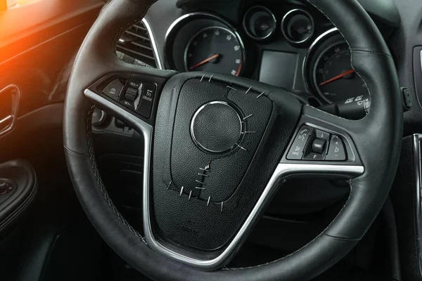 Lenkung Des Ausgelösten Airbags Eines Fahrzeugs — Stockfoto