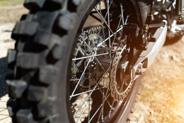 Roda Traseira Uma Motocicleta Enduro Fechar — Fotografia de Stock