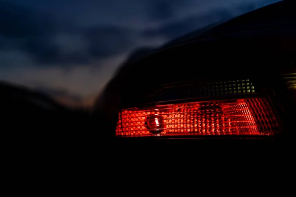 Auto Rücklicht Der Nacht Aus Nächster Nähe — Stockfoto