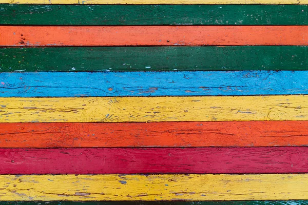 Tahtadan yapılmış ahşap bir duvar.