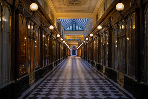 Vero-Dodat covered passage, early morning with no people, Paris, — Stock Photo, Image