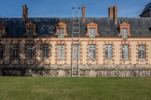 Oversized Ladder Frans Kasteel Gangpad Foto Genomen Late Zomer Frankrijk — Stockfoto