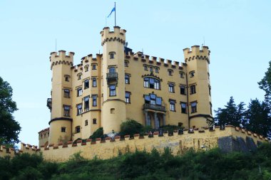 Castle Hohenschwangau Almanya'da Bavyera Louis II gençliğinde yaşadığı bir kaledir