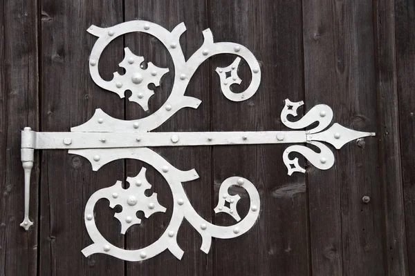 Zarif büyük kapı menteşeleri