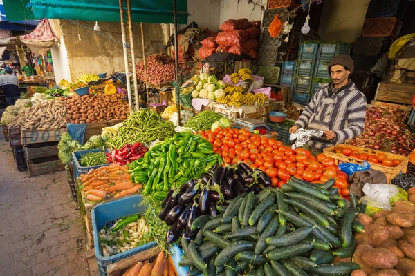 Фес, Марокко - 28 февраля 2017 года: Рынок в Медине Фес, Моро — стоковое фото