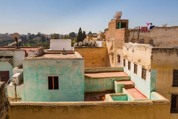 Dächer und Terrassen in fes medina, Marokko — Stockfoto