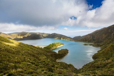 Ateş Gölü (Lagoa Fogo) Pico d yanardağ krater