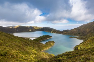 Ateş Gölü (Lagoa Fogo) Pico d yanardağ krater