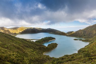 Ateş Gölü (Lagoa Fogo) Pico d yanardağ krater