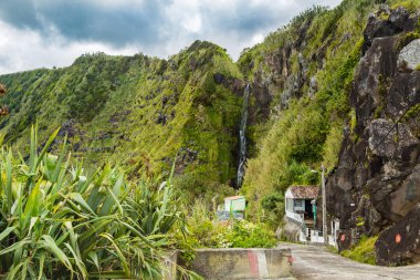 Sahil ve kayalıklarla Nordeste Sao Miguel Island yakınındaki