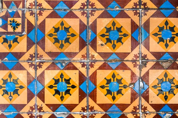 Traditional ceramic tiles Azulejos in Lisbon — Stock Photo, Image