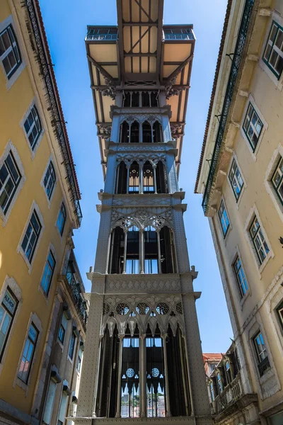 リスボン、おにラウル Mesnard によって 1902 年に建てられたサンタ ・ ジュスタのリフト — ストック写真