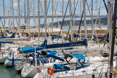 Lizbon, Portekiz - 18 Mayıs 2017: Belem neighborhoo Marinada