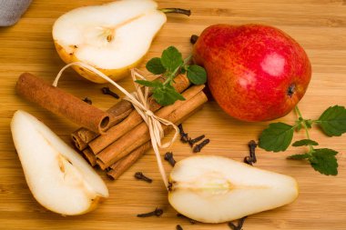 Armut, tarçın, karanfil ve Melisa