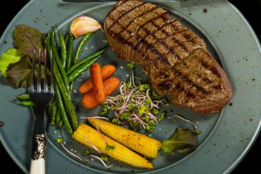 Sebze Izgara sığır eti biftek ile sırlı