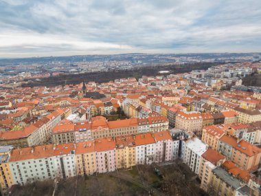 Yukarıdan Prag'dan Zizkov semtinde görüntülemek.