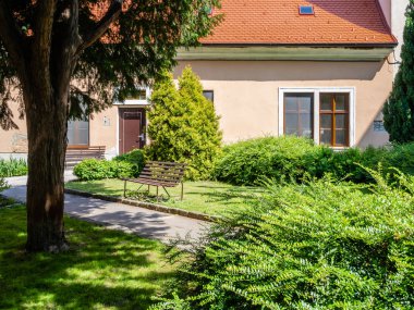 Köşeleri ve avlularda eski kasaba Bratislava