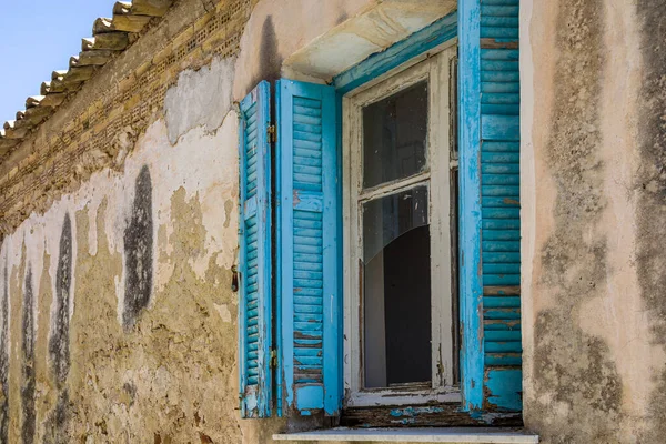 Nas ruas da vila de Pelekas na ilha de Corfu — Fotografia de Stock